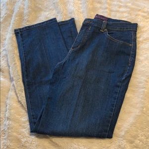 Gloria Vanderbilt “Amanda” jeans sz. 6 short